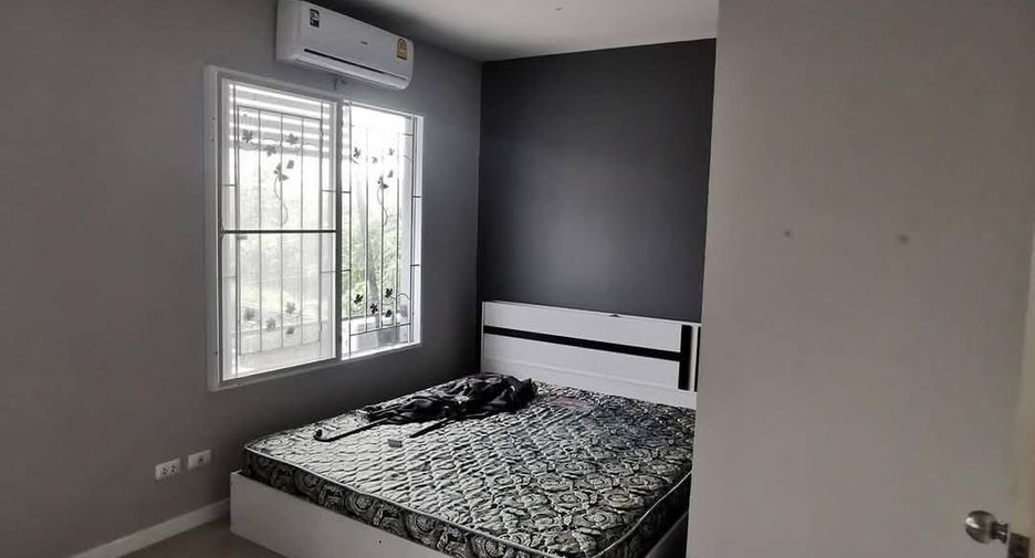 Casa adosada en alquiler de 3 habitaciones en Bang Phli, Samut Prakan
