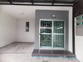 出租 3 卧室 联排别墅 在 Bang Phli, Samut Prakan