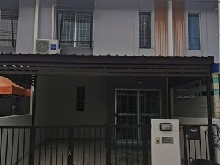 出租 3 卧室 联排别墅 在 Bang Phli, Samut Prakan