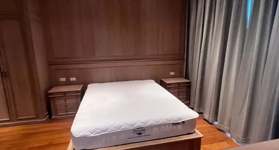 For rent 4 bedrooms condo in Pathum Wan, Bangkok