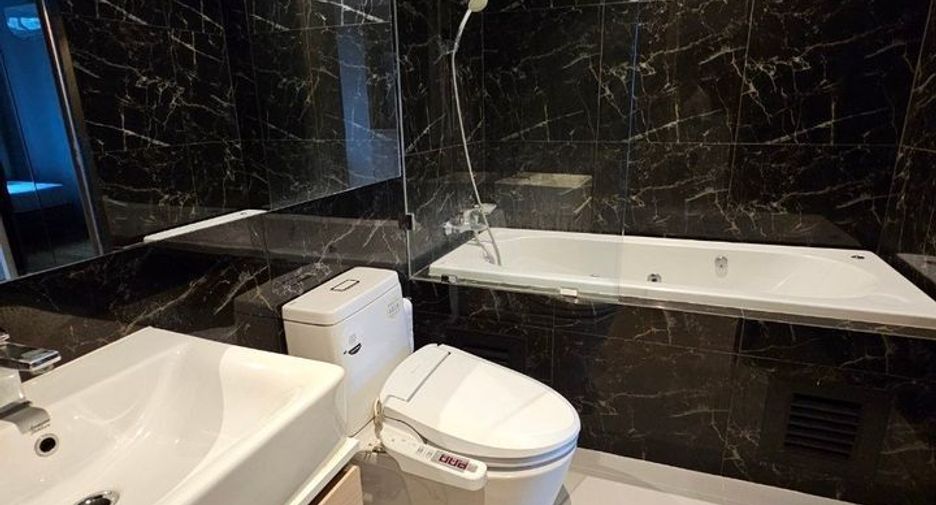For rent 1 bed condo in Bang Rak, Bangkok