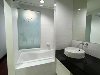 For rent 1 bed condo in Khlong San, Bangkok
