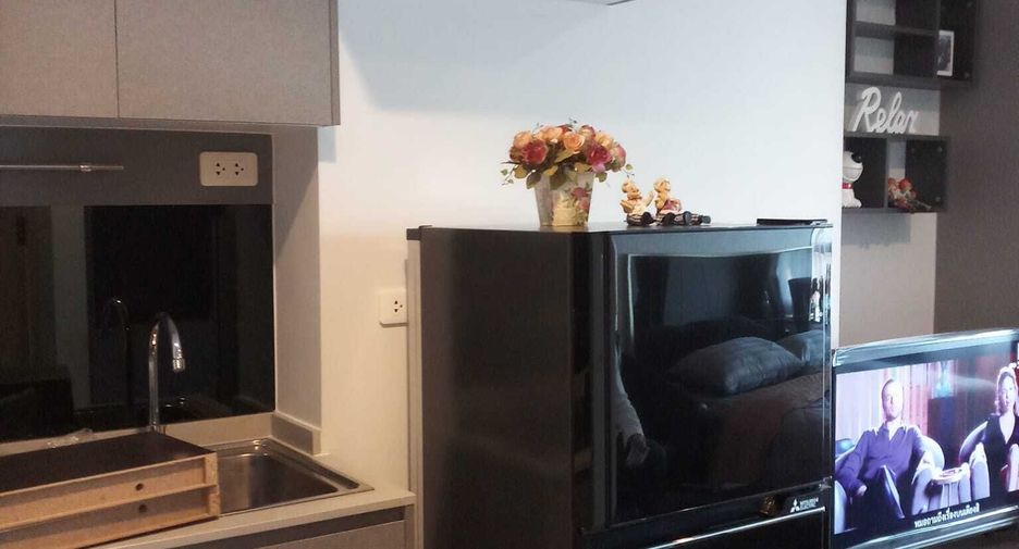 For rent studio condo in Phra Khanong, Bangkok