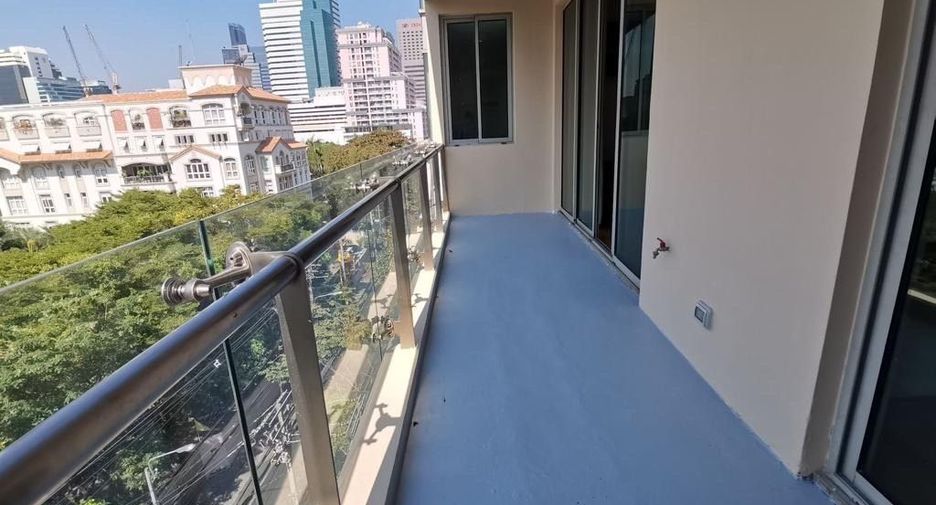 For rent 2 bedrooms condo in Sathon, Bangkok