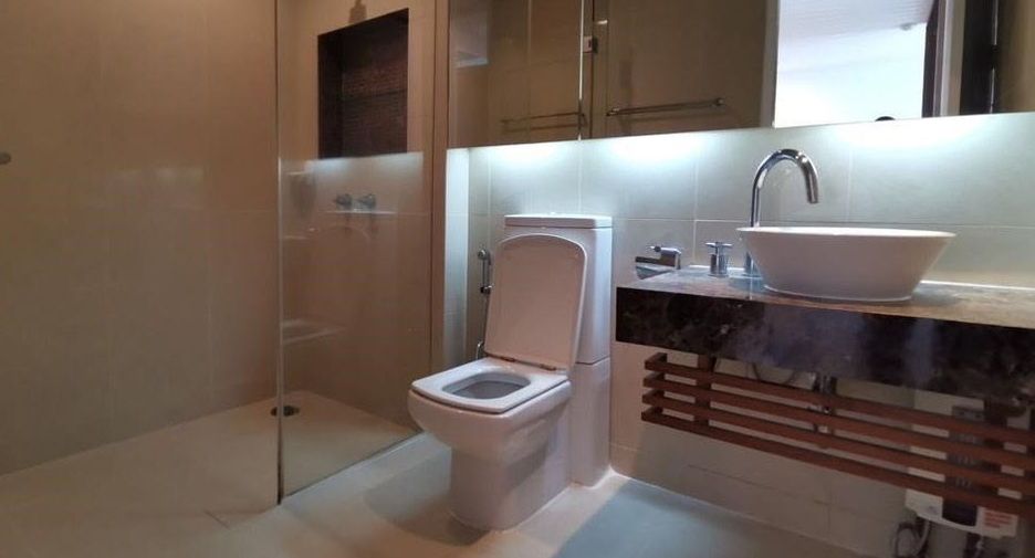 For rent 2 bedrooms condo in Sathon, Bangkok