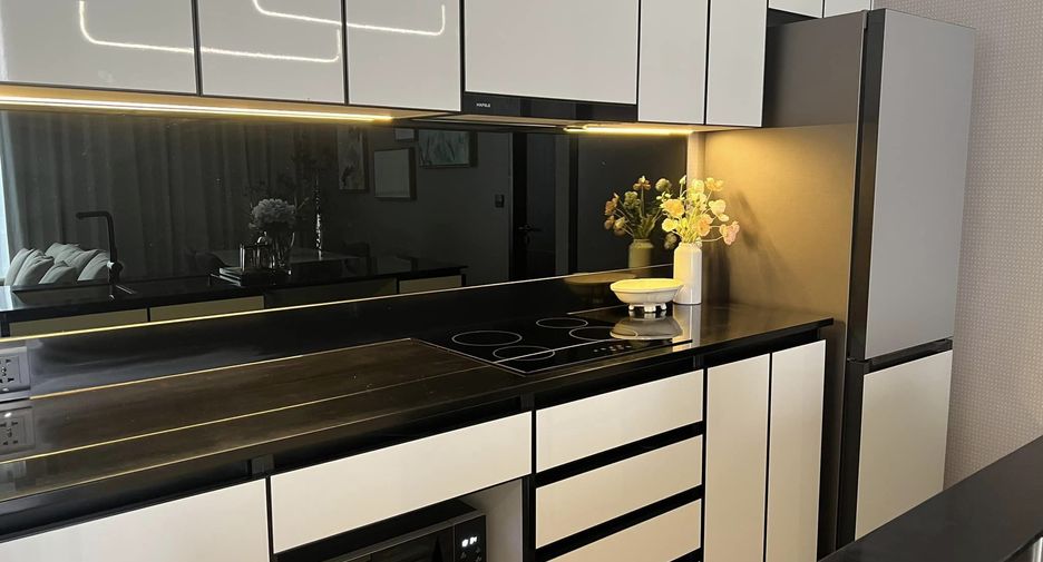 For rent 2 bedrooms condo in Khlong San, Bangkok