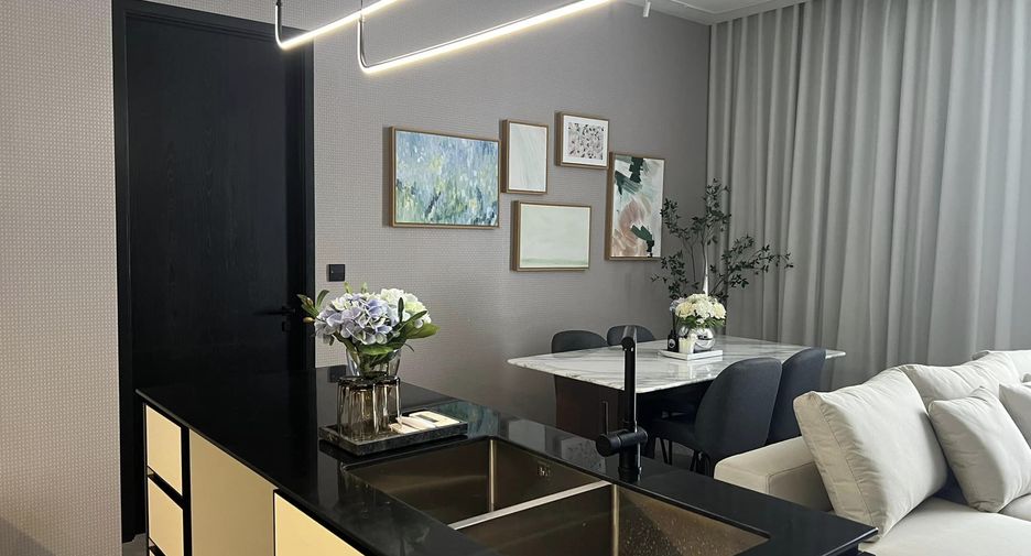 For rent 2 bedrooms condo in Khlong San, Bangkok