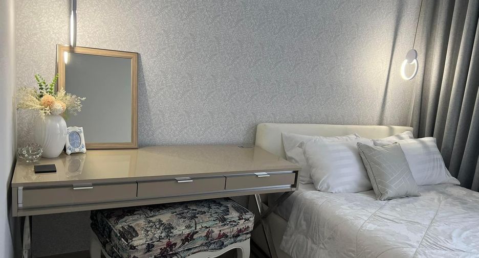 For rent 2 bedrooms condo in Khlong San, Bangkok