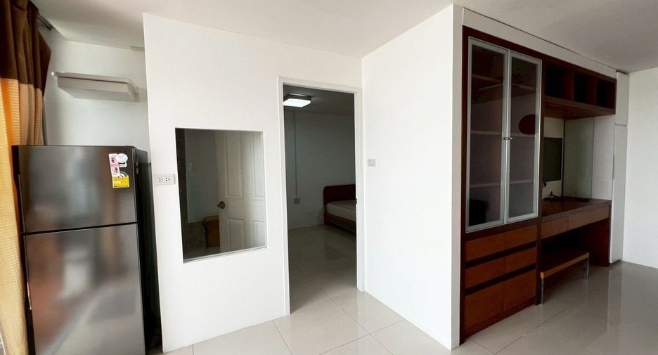 For rent 1 bed condo in Huai Khwang, Bangkok