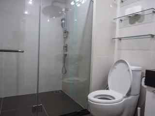 For rent 3 bedrooms condo in Yan Nawa, Bangkok