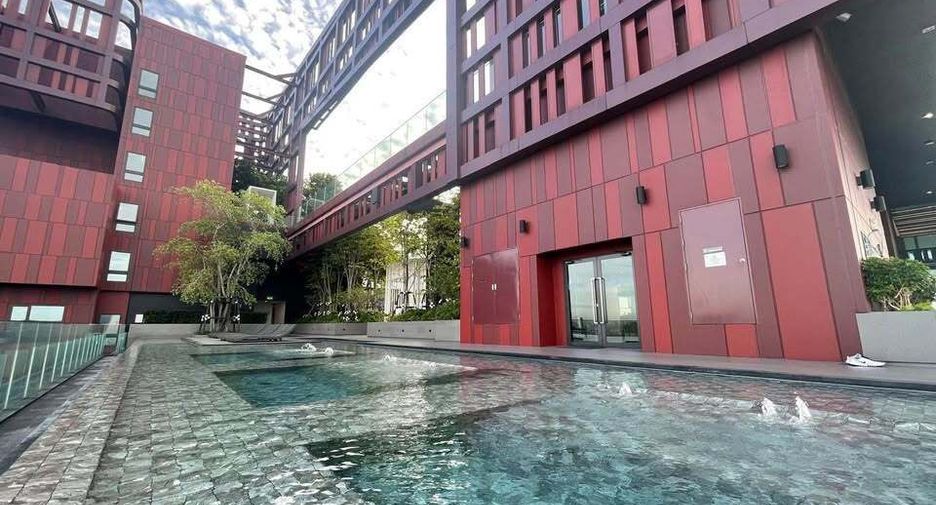 For rent 2 bedrooms condo in Huai Khwang, Bangkok