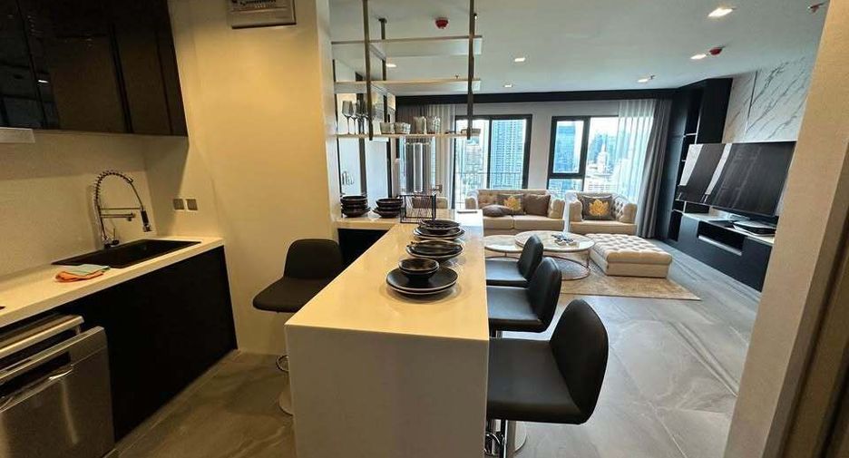 For rent 2 bedrooms condo in Huai Khwang, Bangkok