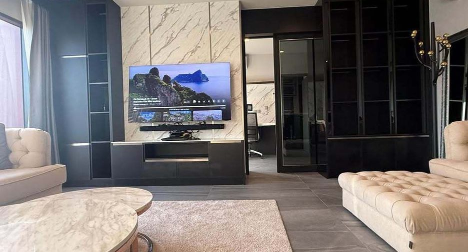 For rent 2 bedrooms condo in Huai Khwang, Bangkok
