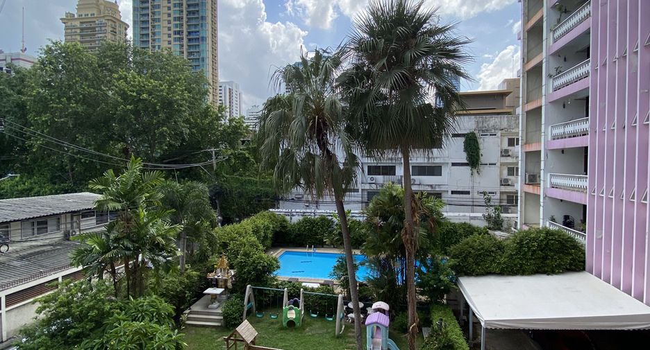 For rent 1 bed condo in Watthana, Bangkok