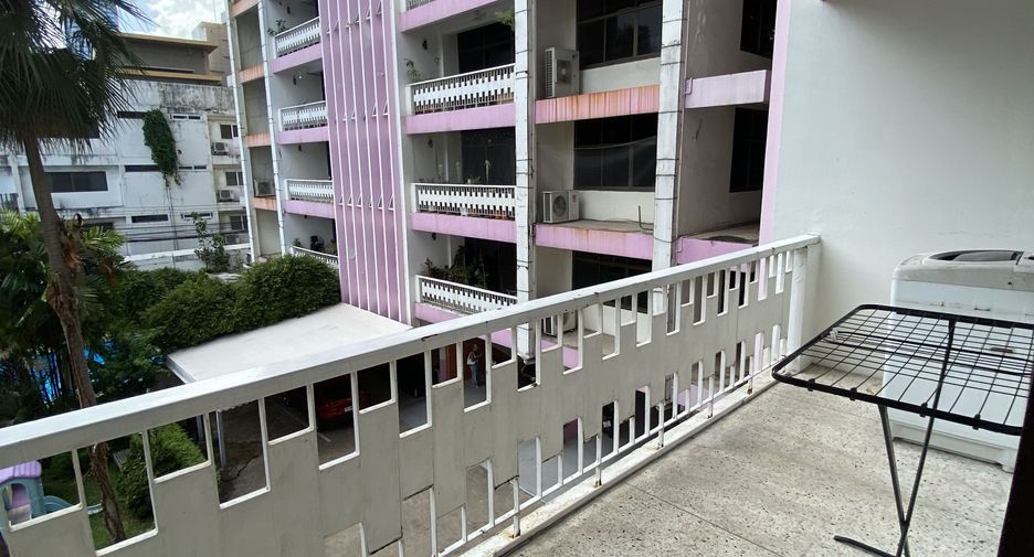 For rent 1 bed condo in Watthana, Bangkok