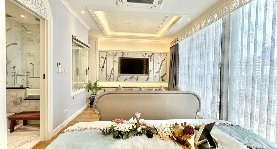 For rent 2 bedrooms condo in Khlong Toei, Bangkok