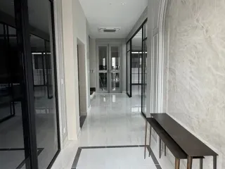 Haus zur Miete mit 5 Zimmer in Saphan Sung, Bangkok