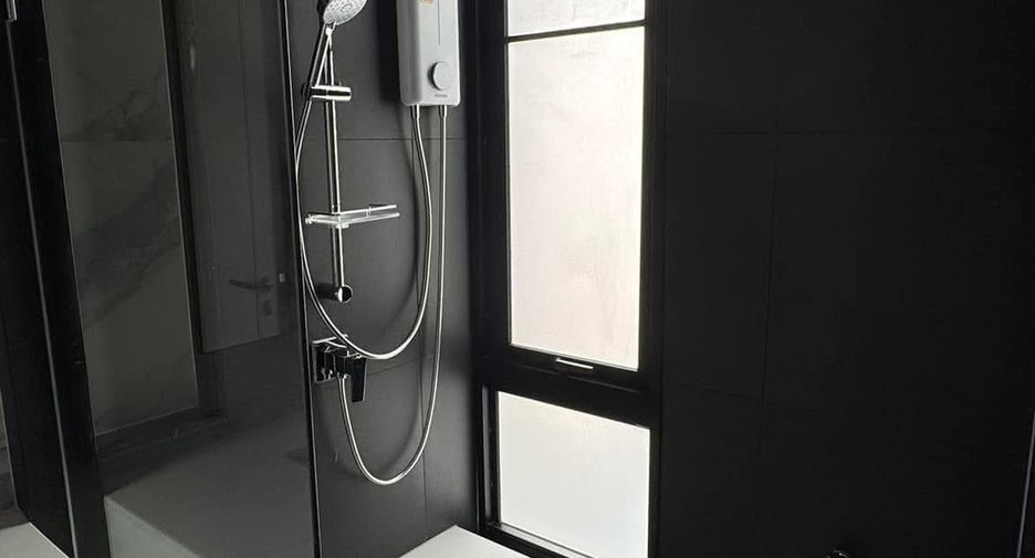 Casa en alquiler de 5 habitaciones en Saphan Sung, Bangkok