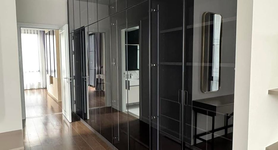 Casa en alquiler de 5 habitaciones en Saphan Sung, Bangkok
