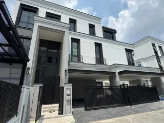 Haus zur Miete mit 5 Zimmer in Saphan Sung, Bangkok