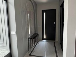 Haus zur Miete mit 5 Zimmer in Saphan Sung, Bangkok