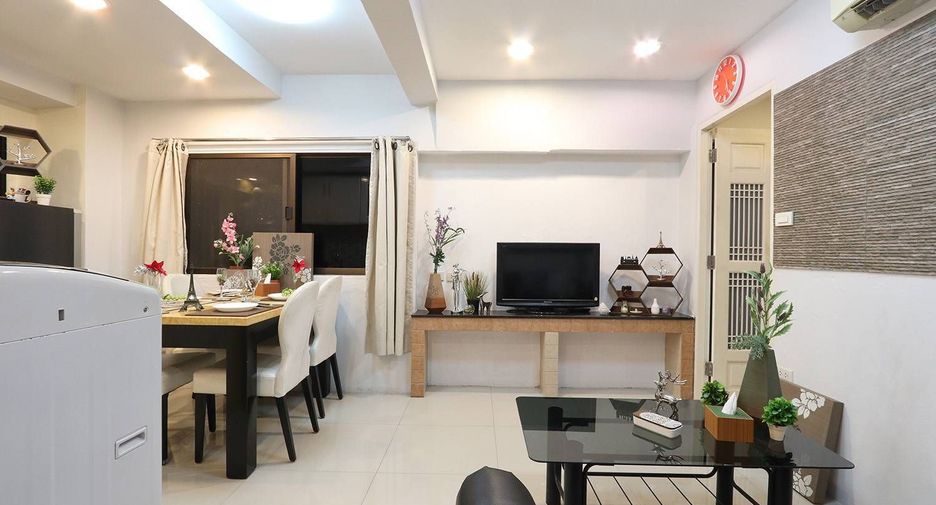 For rent 1 bed condo in Watthana, Bangkok