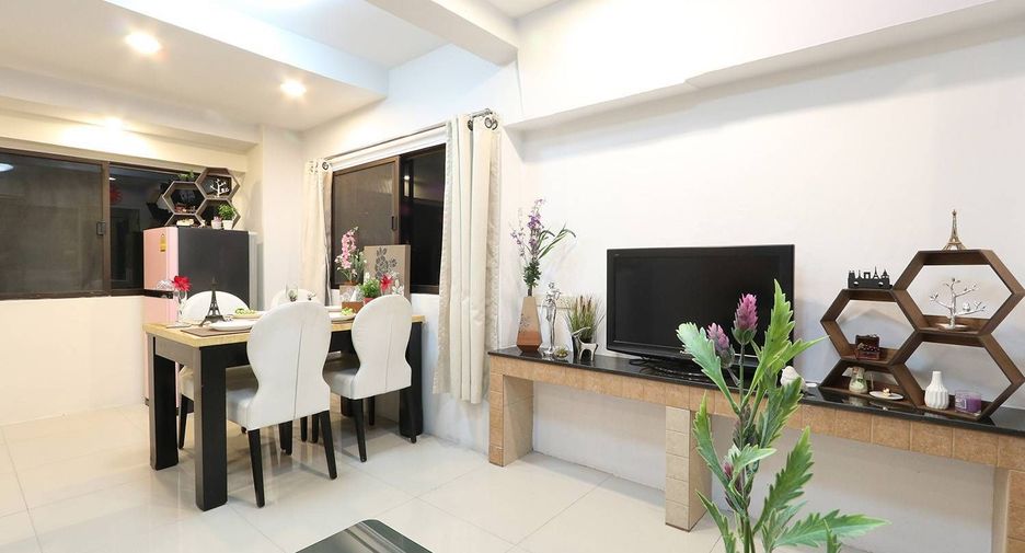 For rent 1 bed condo in Watthana, Bangkok