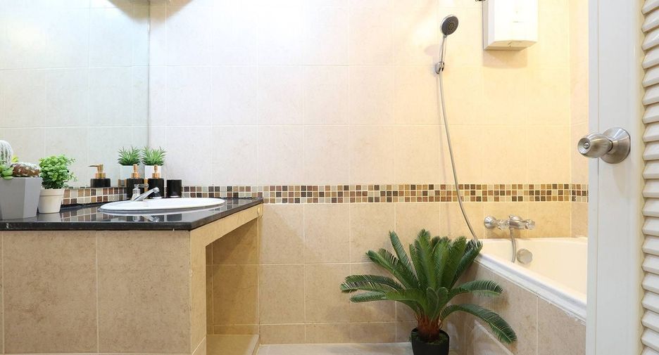 For rent 1 bed condo in Watthana, Bangkok