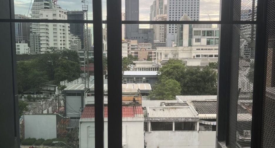 For rent 2 bedrooms condo in Watthana, Bangkok