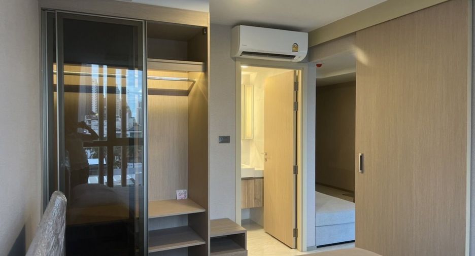 For rent 2 bedrooms condo in Watthana, Bangkok