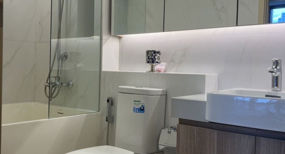 For rent 2 bedrooms condo in Watthana, Bangkok