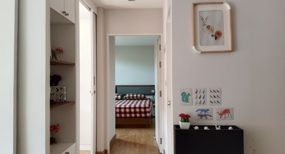 For rent 2 bedrooms condo in Phra Khanong, Bangkok