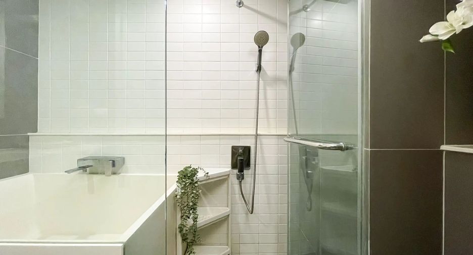For rent 1 bed condo in Khlong Toei, Bangkok