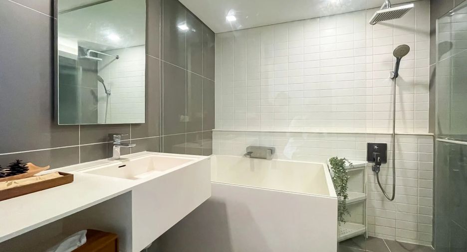 For rent 1 bed condo in Khlong Toei, Bangkok