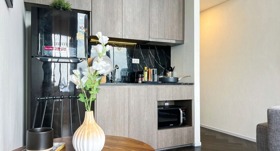 For rent 1 bed condo in Khlong Toei, Bangkok