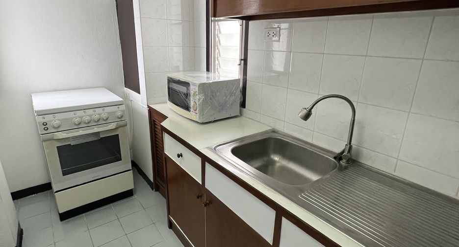 For rent 1 bed condo in Khlong Toei, Bangkok
