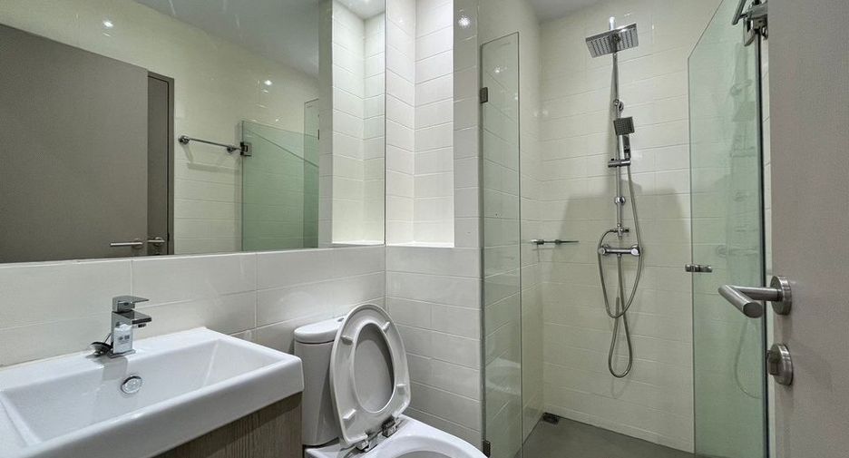 For rent 1 bed condo in Phra Khanong, Bangkok
