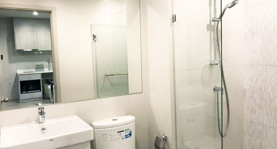 For rent 1 bed condo in Khlong Toei, Bangkok
