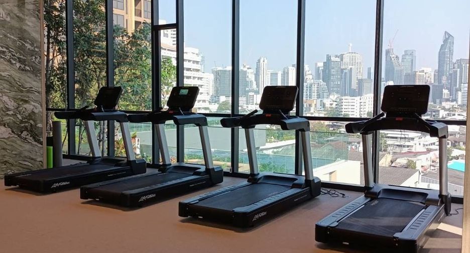 For rent 1 bed condo in Khlong Toei, Bangkok