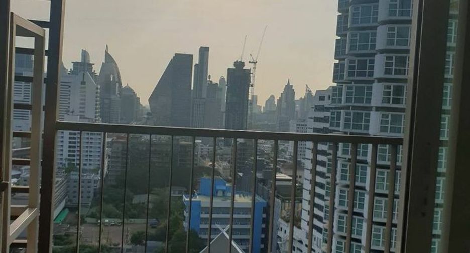 For rent 2 bedrooms condo in Watthana, Bangkok