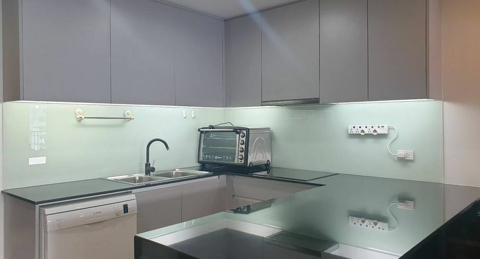 For rent 2 bedrooms condo in Watthana, Bangkok