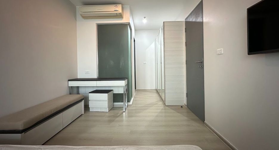 For rent 2 bedrooms condo in Huai Khwang, Bangkok