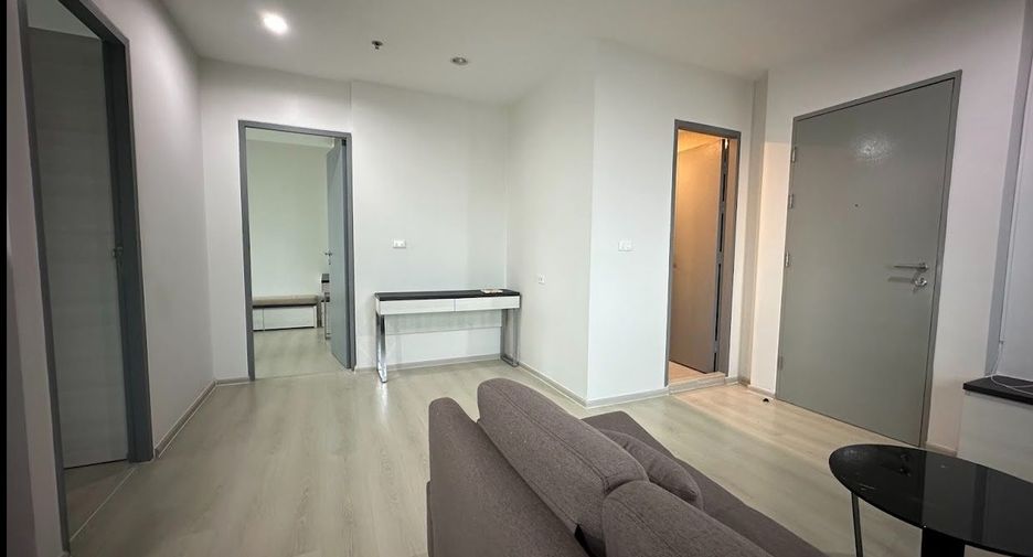 For rent 2 bedrooms condo in Huai Khwang, Bangkok