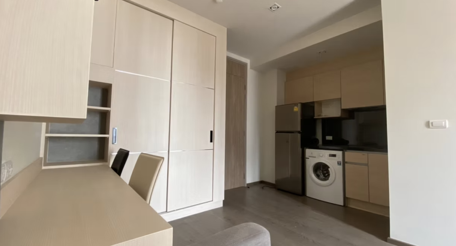 For rent studio condo in Khlong Toei, Bangkok