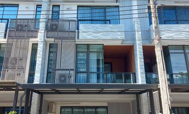 For rent 3 ベッドルーム townhouse in Bang Phli, Samut Prakan