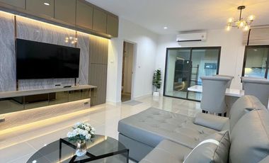 Casa adosada en alquiler de 3 habitaciones en Bang Phli, Samut Prakan