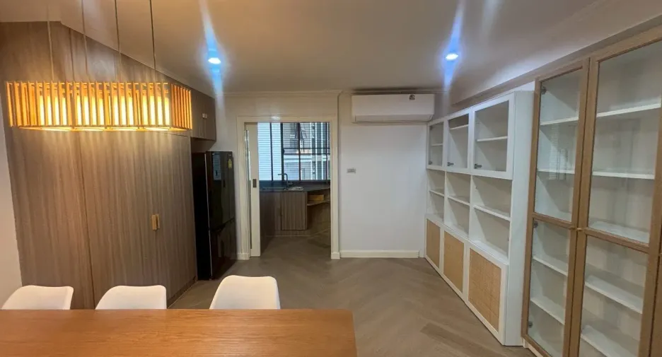 À vendre 2 chambres condo à Yan Nawa, Bangkok