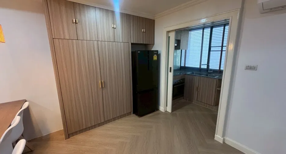 À vendre 2 chambres condo à Yan Nawa, Bangkok