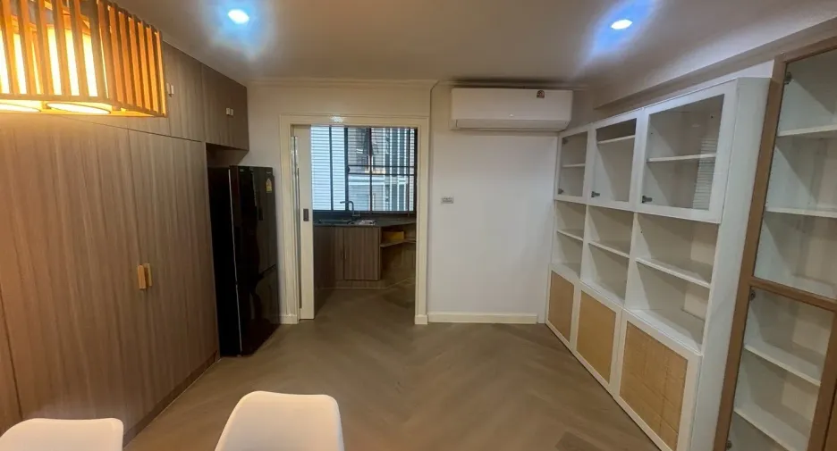 À vendre 2 chambres condo à Yan Nawa, Bangkok