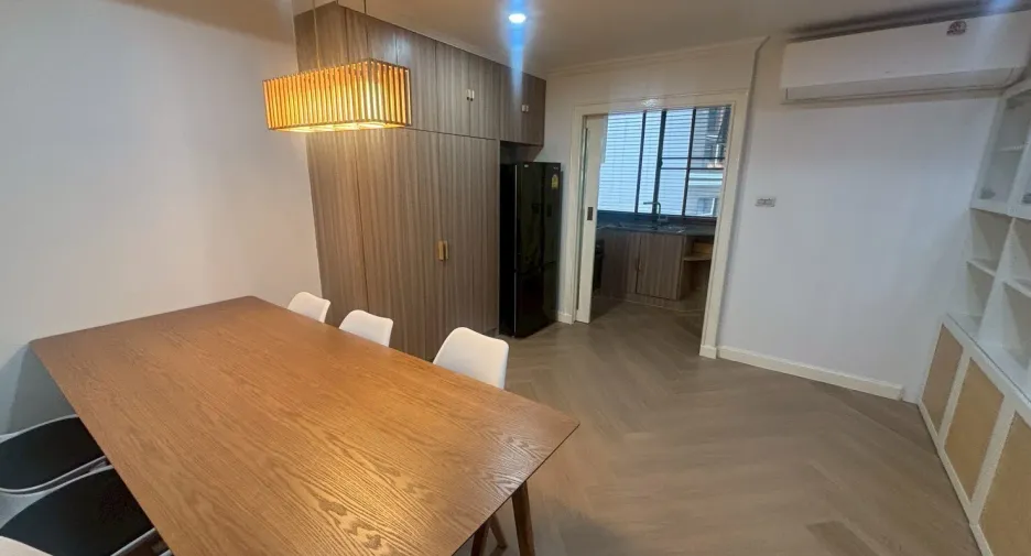 À vendre 2 chambres condo à Yan Nawa, Bangkok